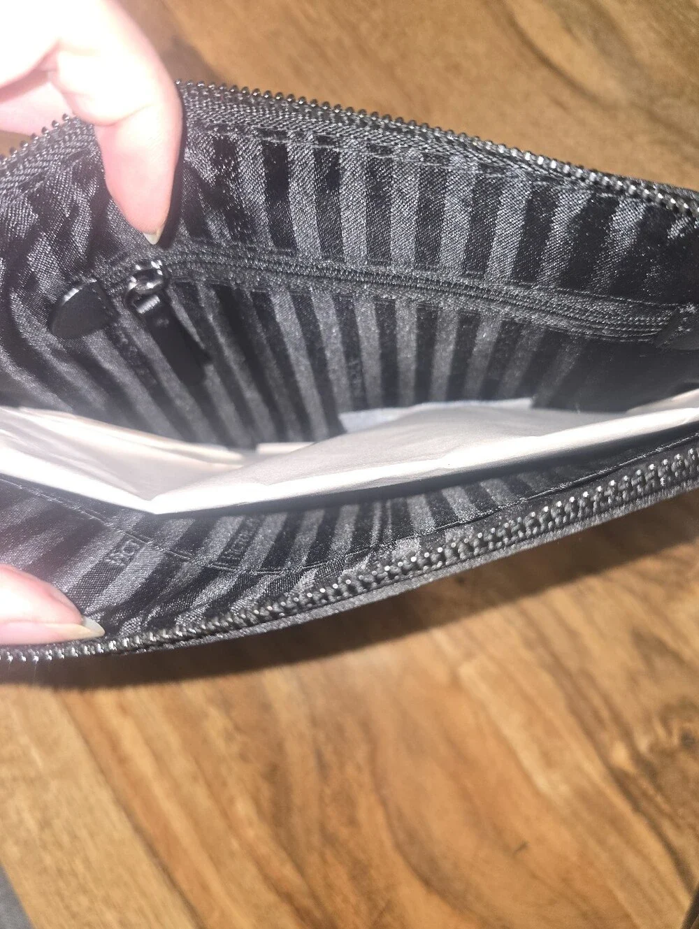 NWT Victoria's Secret Black Diamanté Large Wristlet Pouch